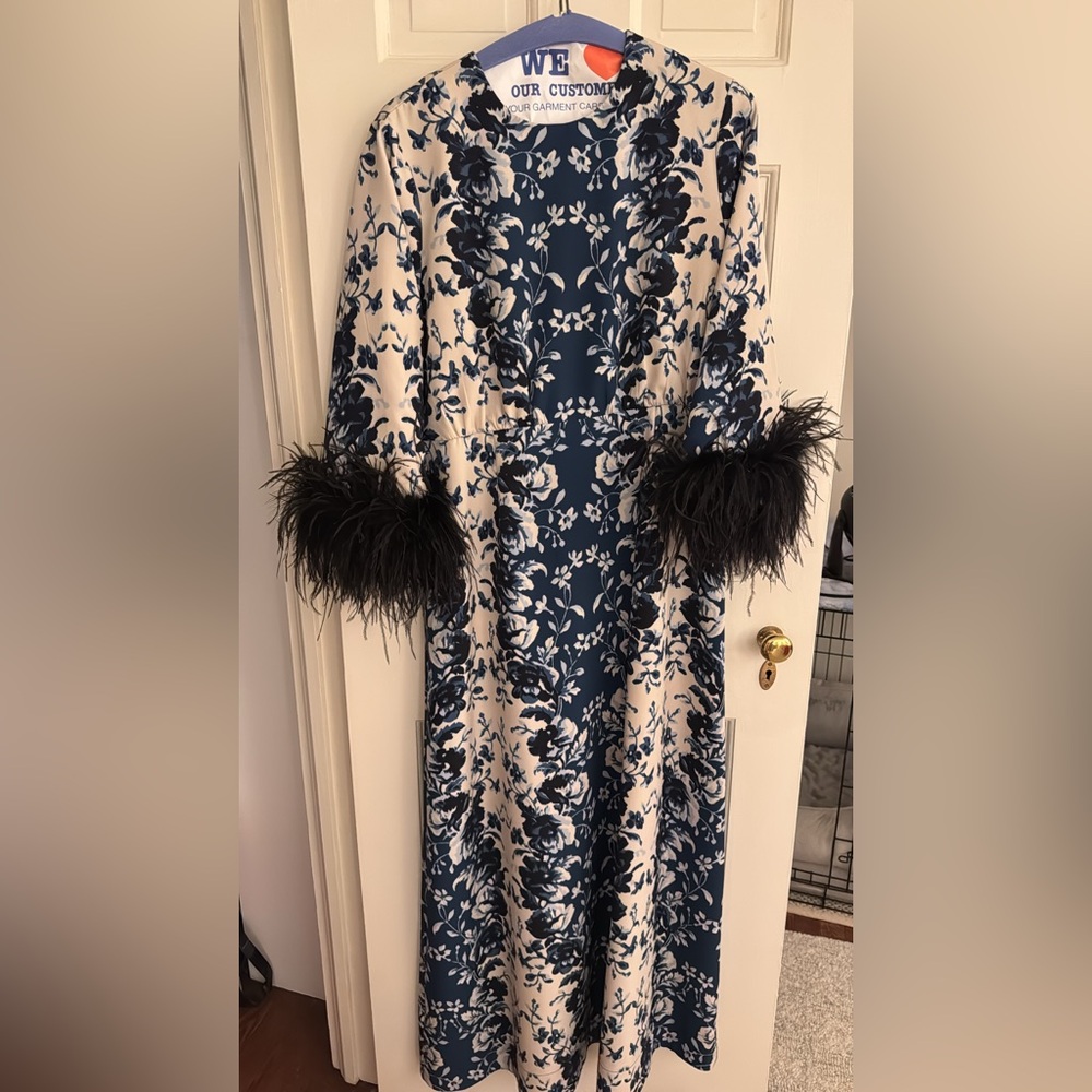 Tuckernuck Blue and Cream Floral Long Sleeve Dress